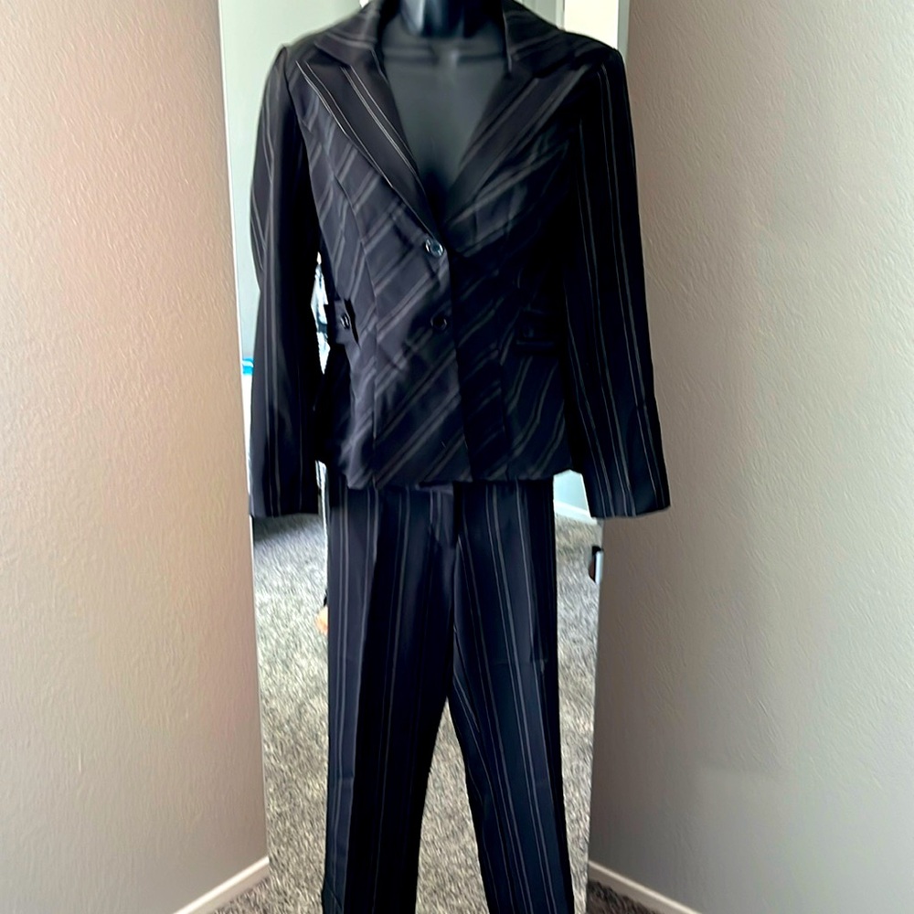 2pc pant suit Black & white strip